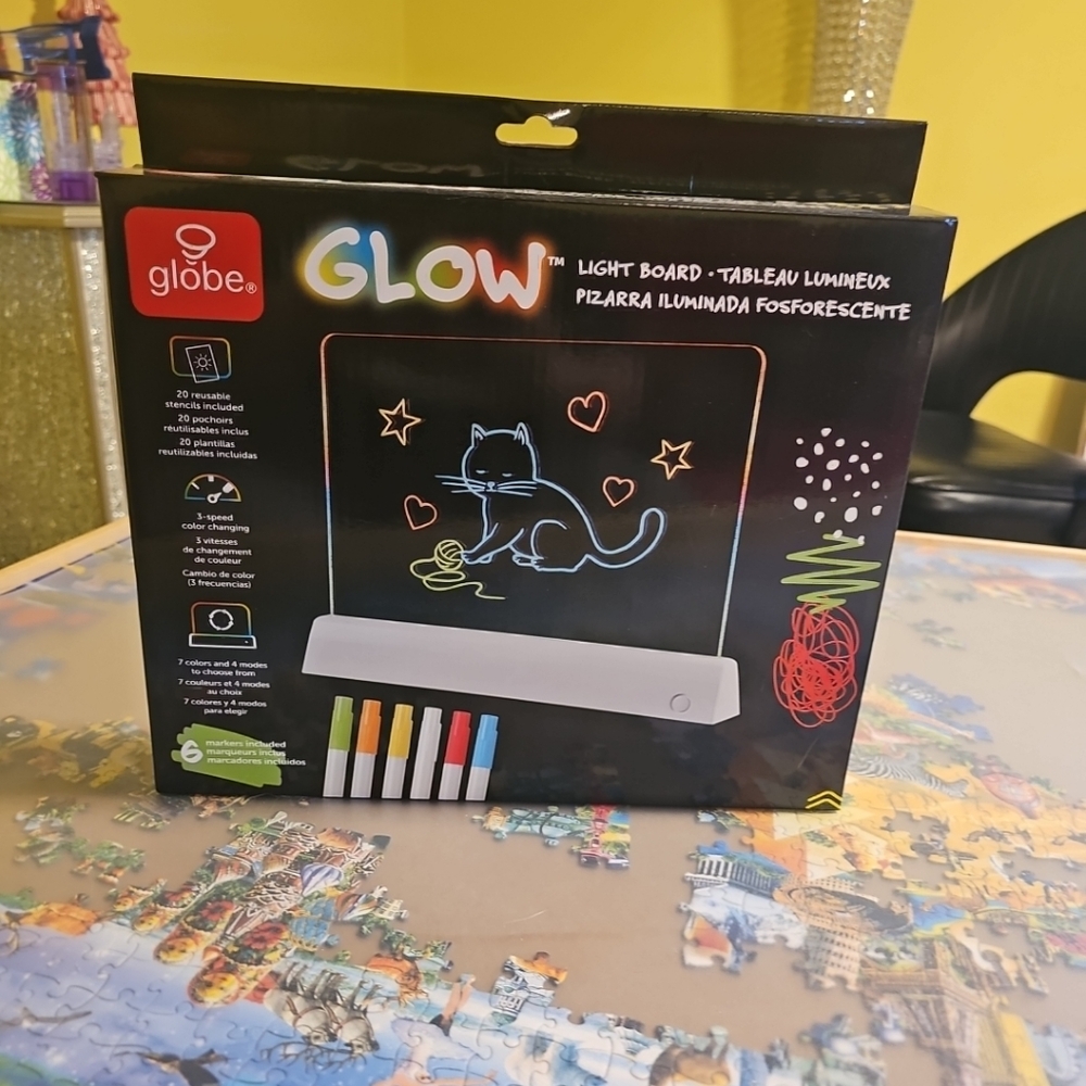 NIB Glow Dry Erase Light Board Includes Stencils & Markers Globe Glows In Dark